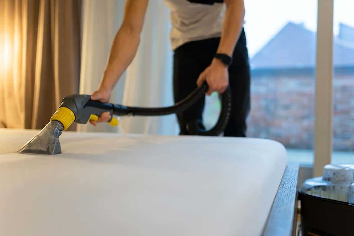 how to deep clean mattress at home